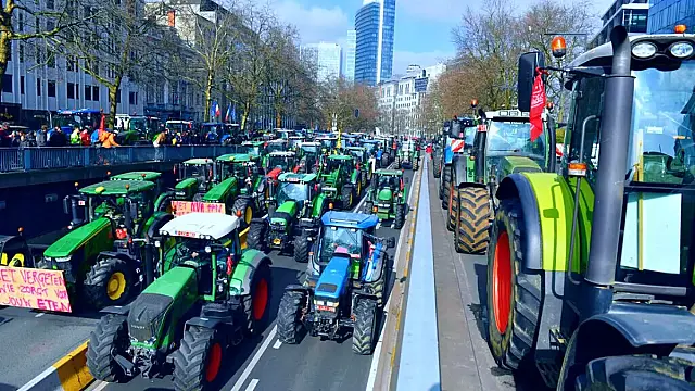 Revolta de agricultores se espalha por 11 países da Europa: ‘Pode faltar alimento’