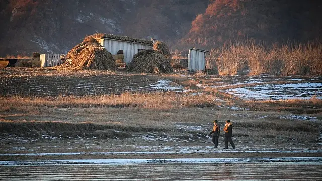 Líder norte-coreano reabre campo de prisão